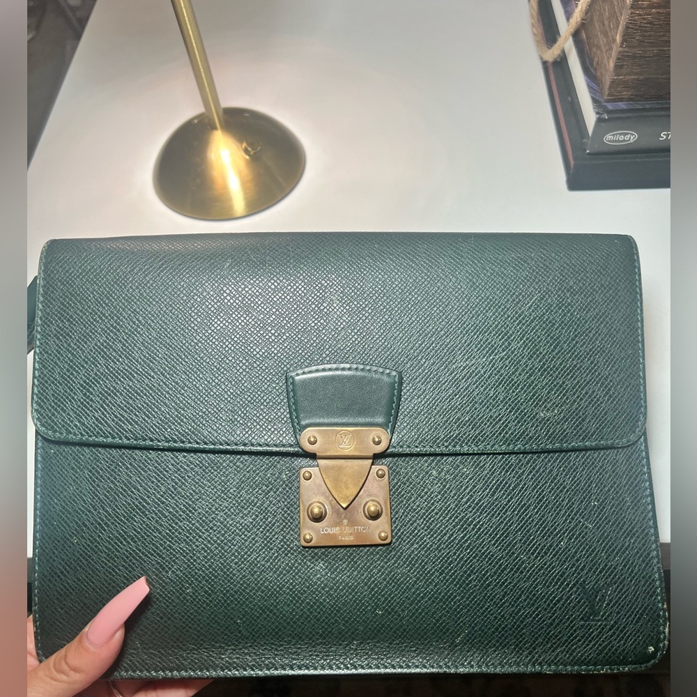Louis Vuitton Taiga Clutch